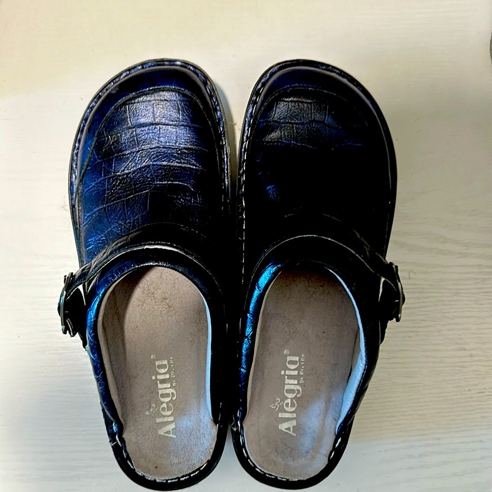 Alegria women’s slip on clog